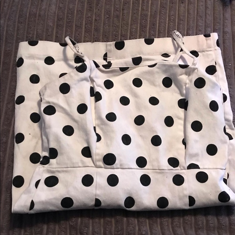 Forever 21 polka dot dress 🐼
Size: M
Price: $15